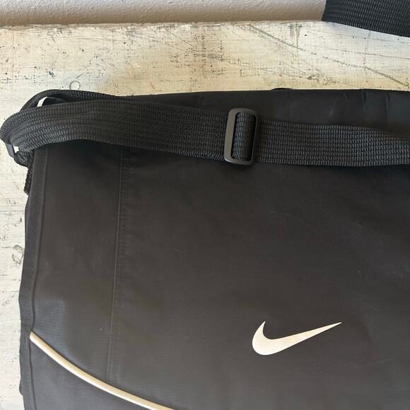 Vintage Nike center swoosh messanger bag 2005 Y2K Laptop crossbody pockets - Picture 8 of 16